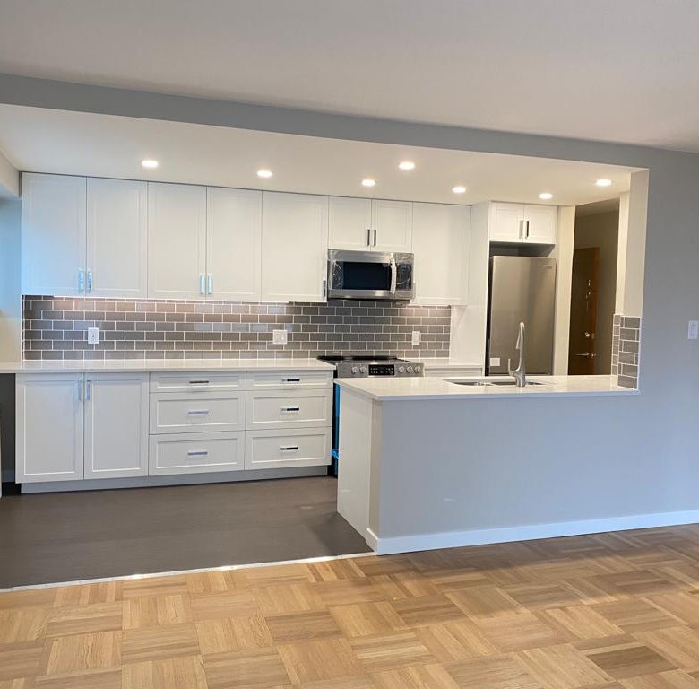 1 Bedroom Pet Friendly 703 sqft Unit With Laundry In The West End