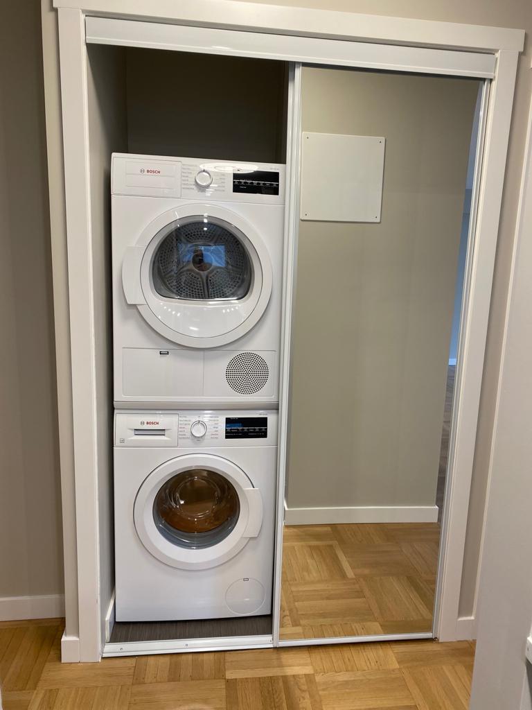 1 Bedroom Pet Friendly 703 sqft Unit With Laundry In The West End