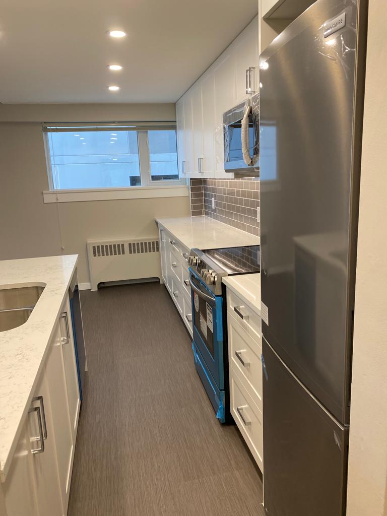 1 Bedroom Pet Friendly 703 sqft Unit With Laundry In The West End
