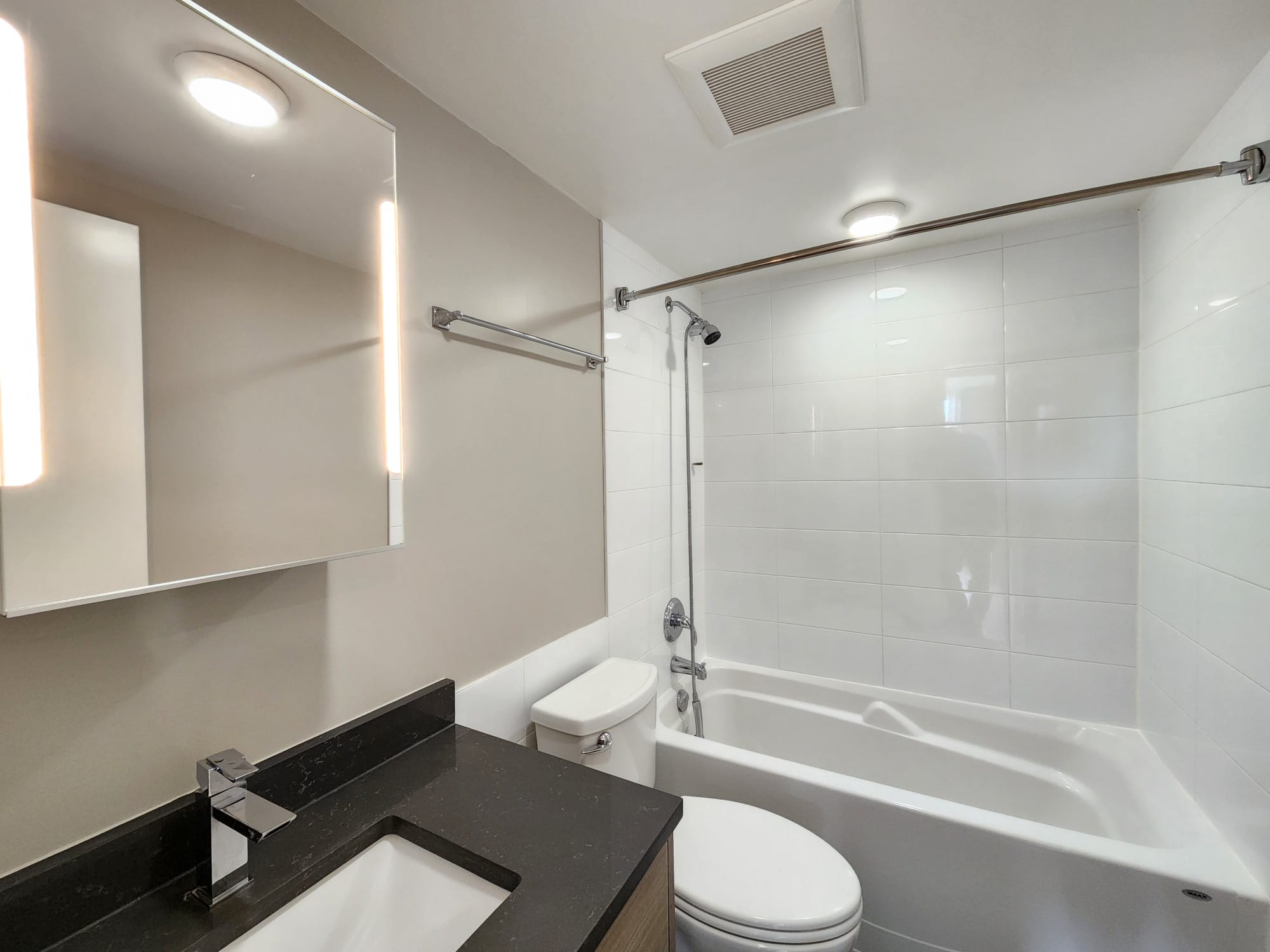 Pet Friendly 1 Bedroom Unit In South Granville