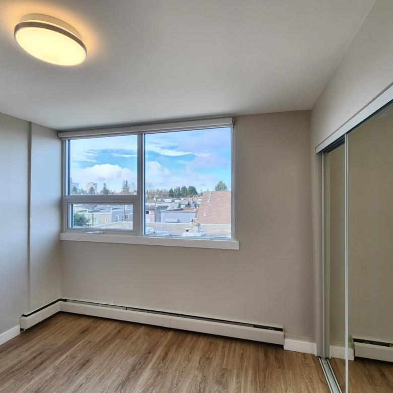 Pet Friendly 1 Bedroom Unit In South Granville