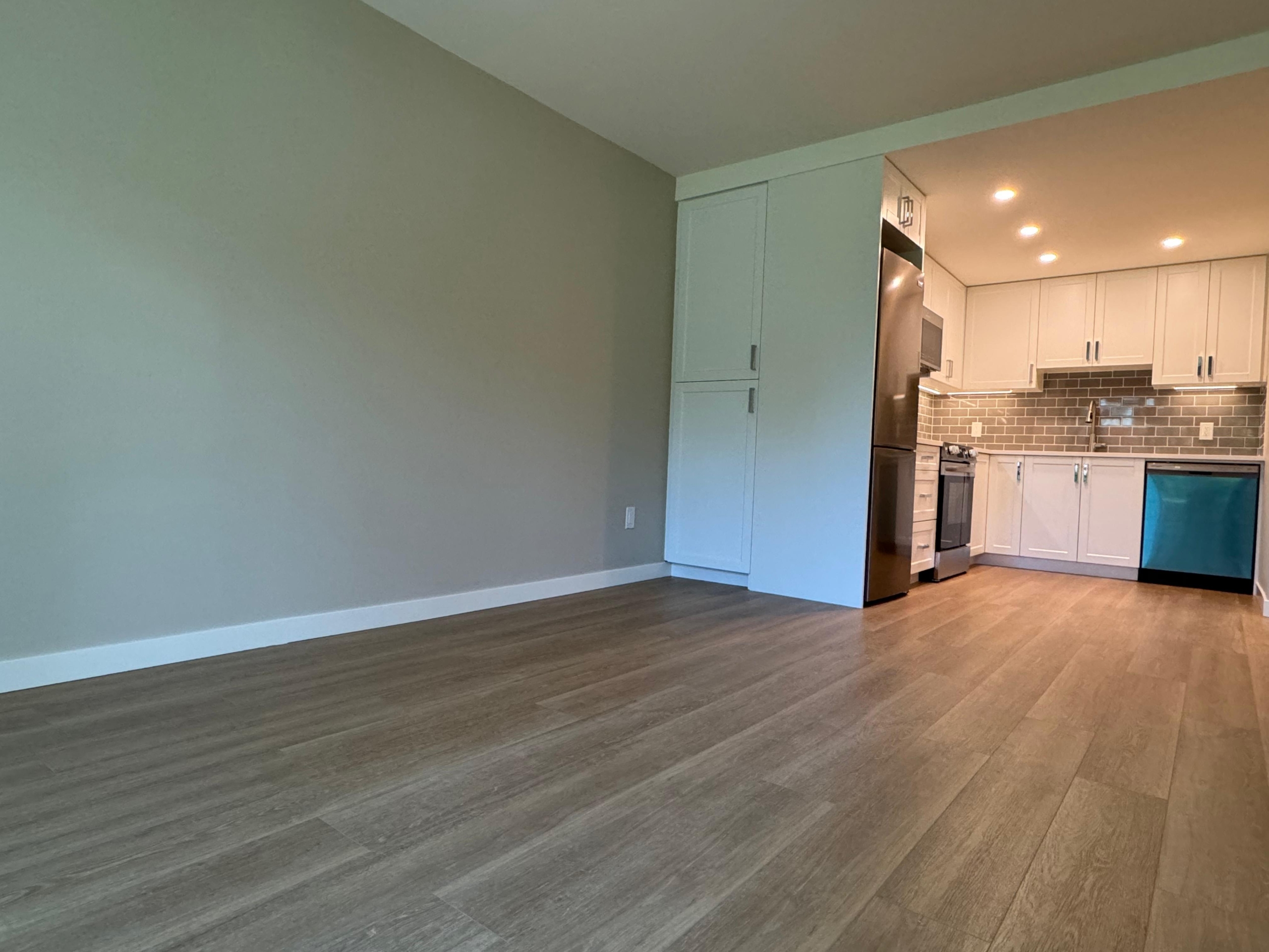 1 Bedroom Cat Friendly Unit With Laundry Close To Commercial Drive