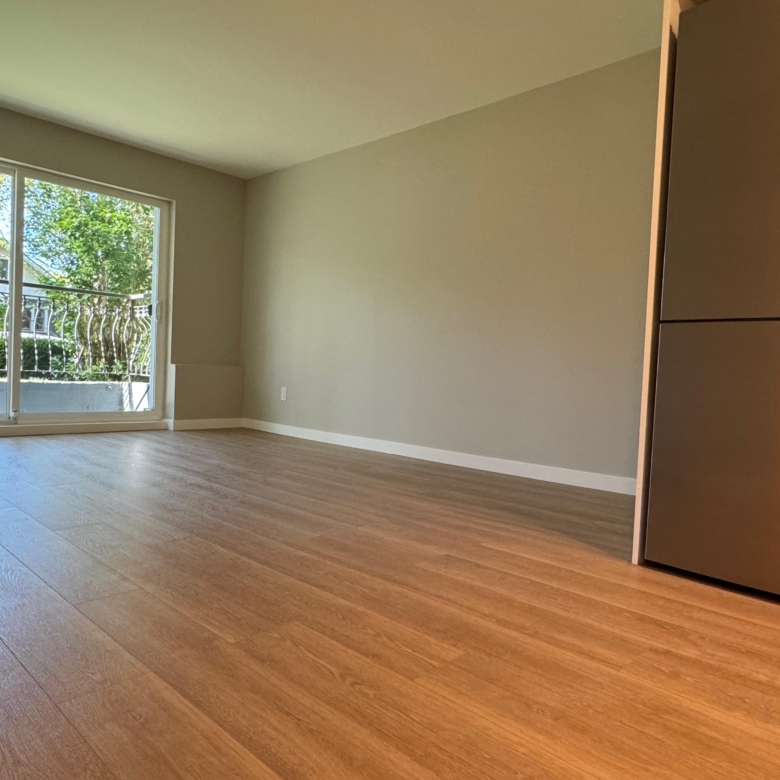 1 Bedroom Cat Friendly Unit With Laundry Close To Commercial Drive