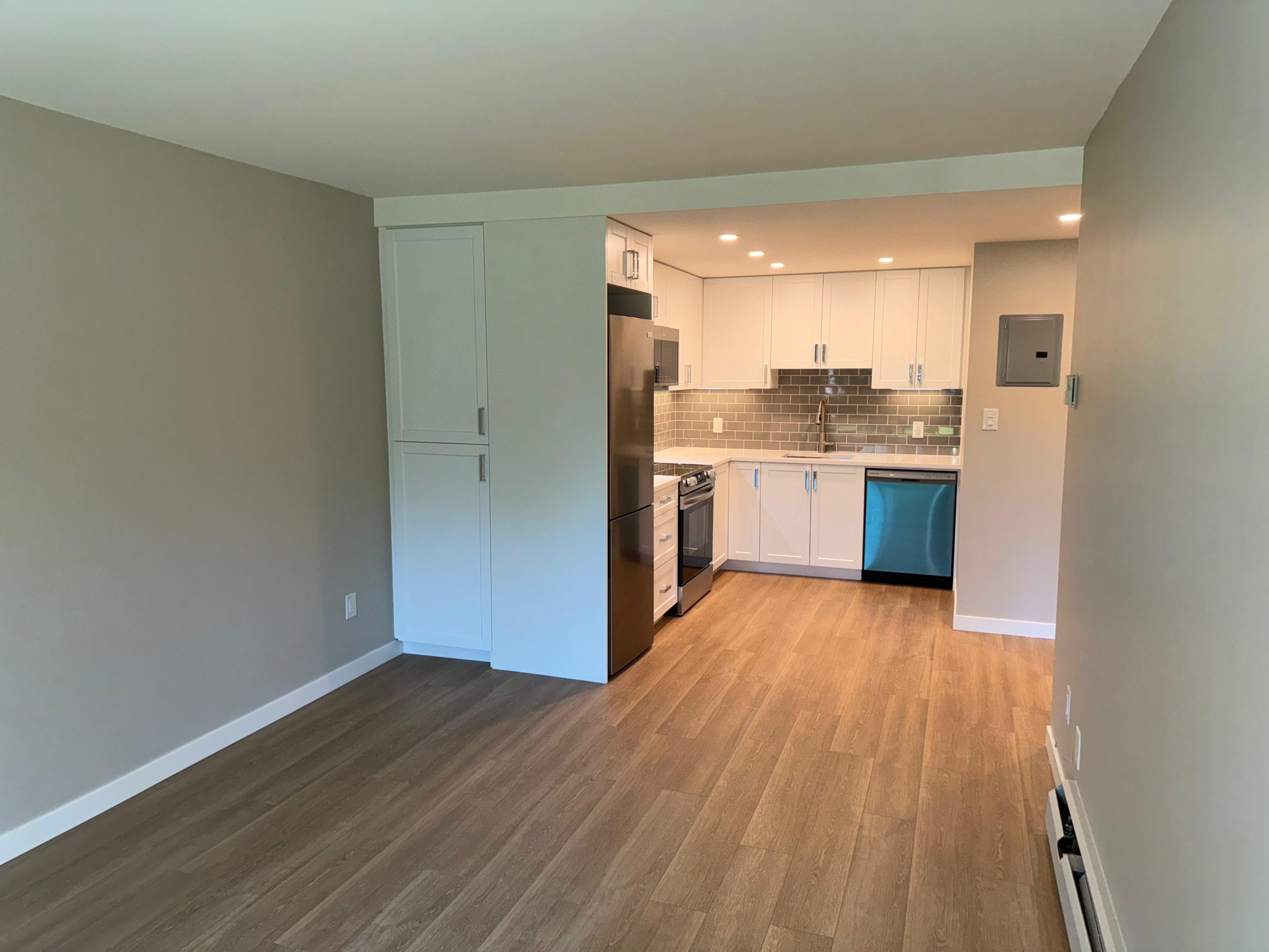 1 Bedroom Cat Friendly Unit With Laundry Close To Commercial Drive