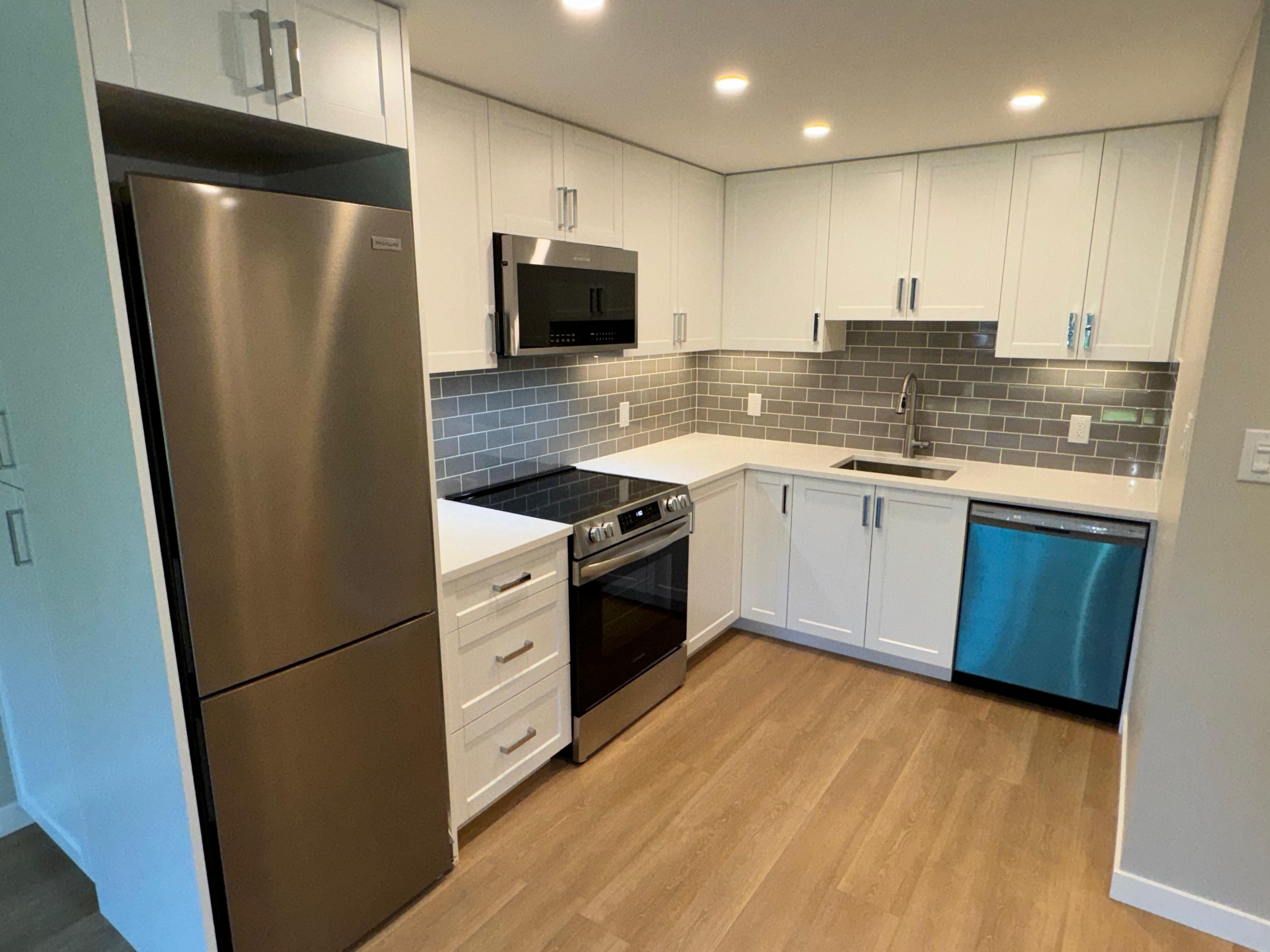 1 Bedroom Cat Friendly Unit With Laundry Close To Commercial Drive