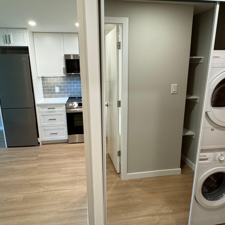 1 Bedroom Cat Friendly Unit With Laundry Close To Commercial Drive