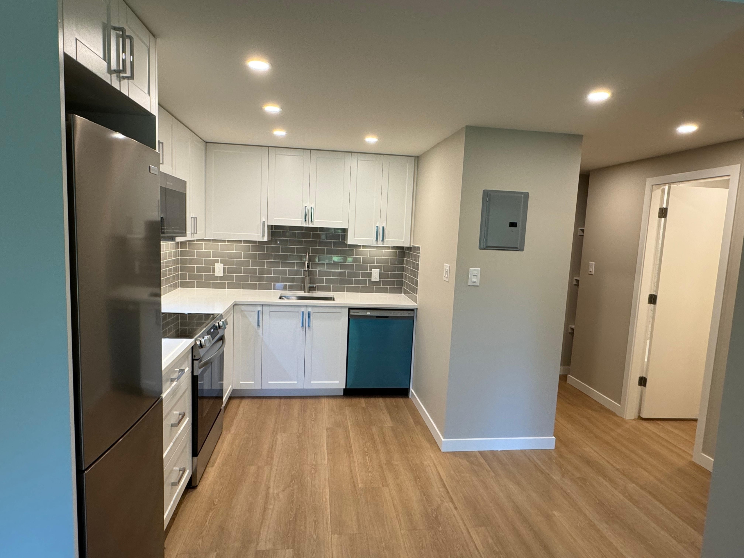 1 Bedroom Cat Friendly Unit With Laundry Close To Commercial Drive