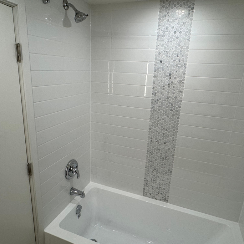 1 Bedroom Cat Friendly Unit With Laundry Close To Commercial Drive