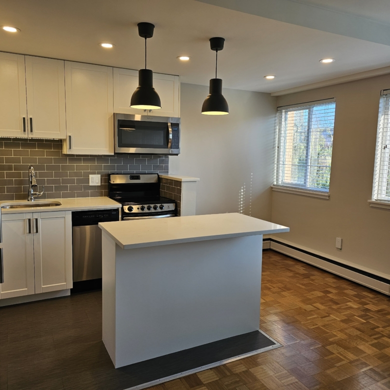 Bright Pet Friendly 1 Bedroom Unit In Fairview 