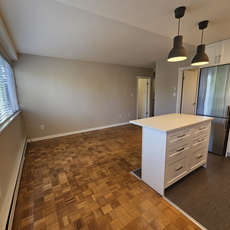Bright Pet Friendly 1 Bedroom Unit In Fairview 