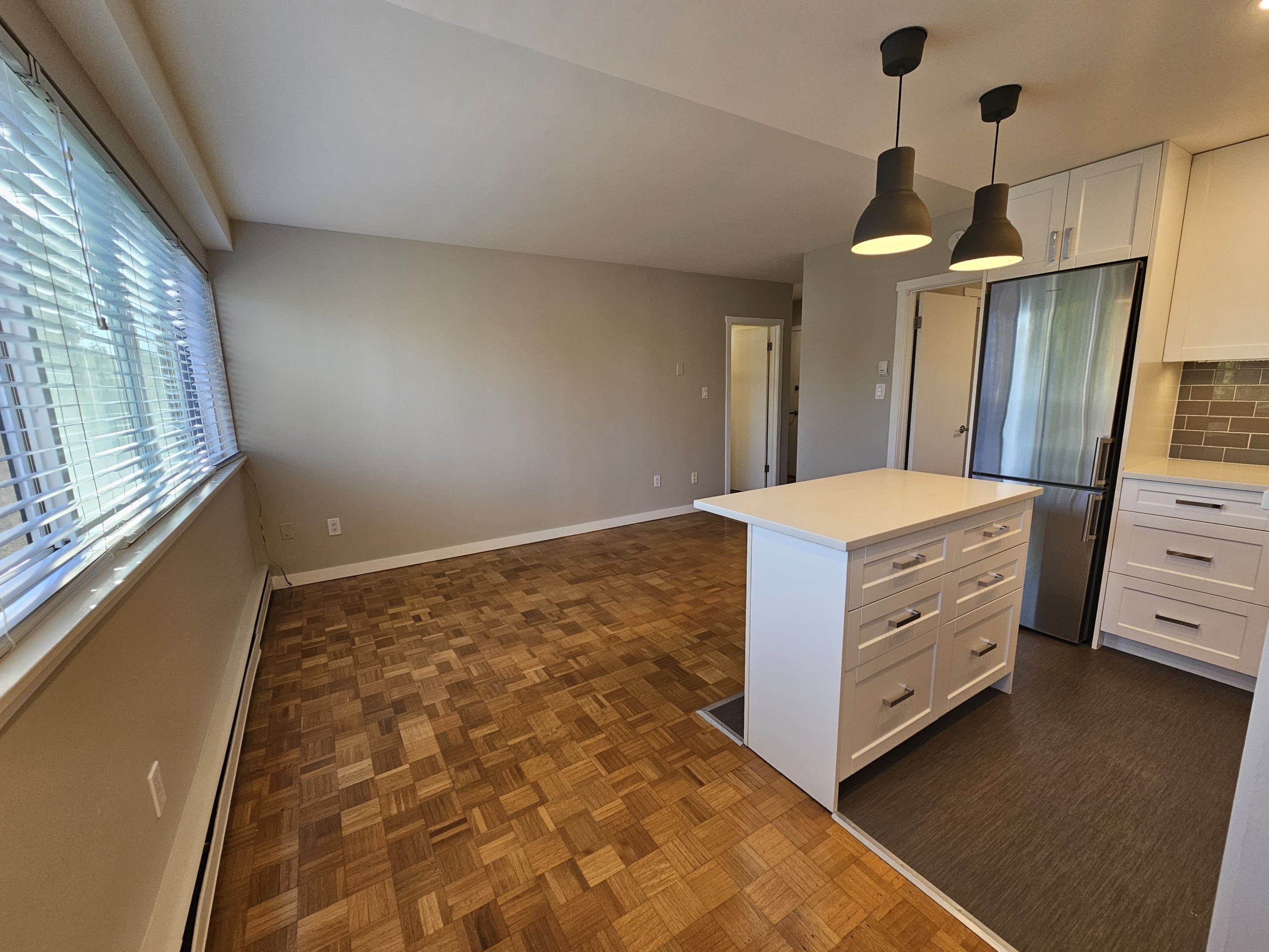 Bright Pet Friendly 1 Bedroom Unit In Fairview 