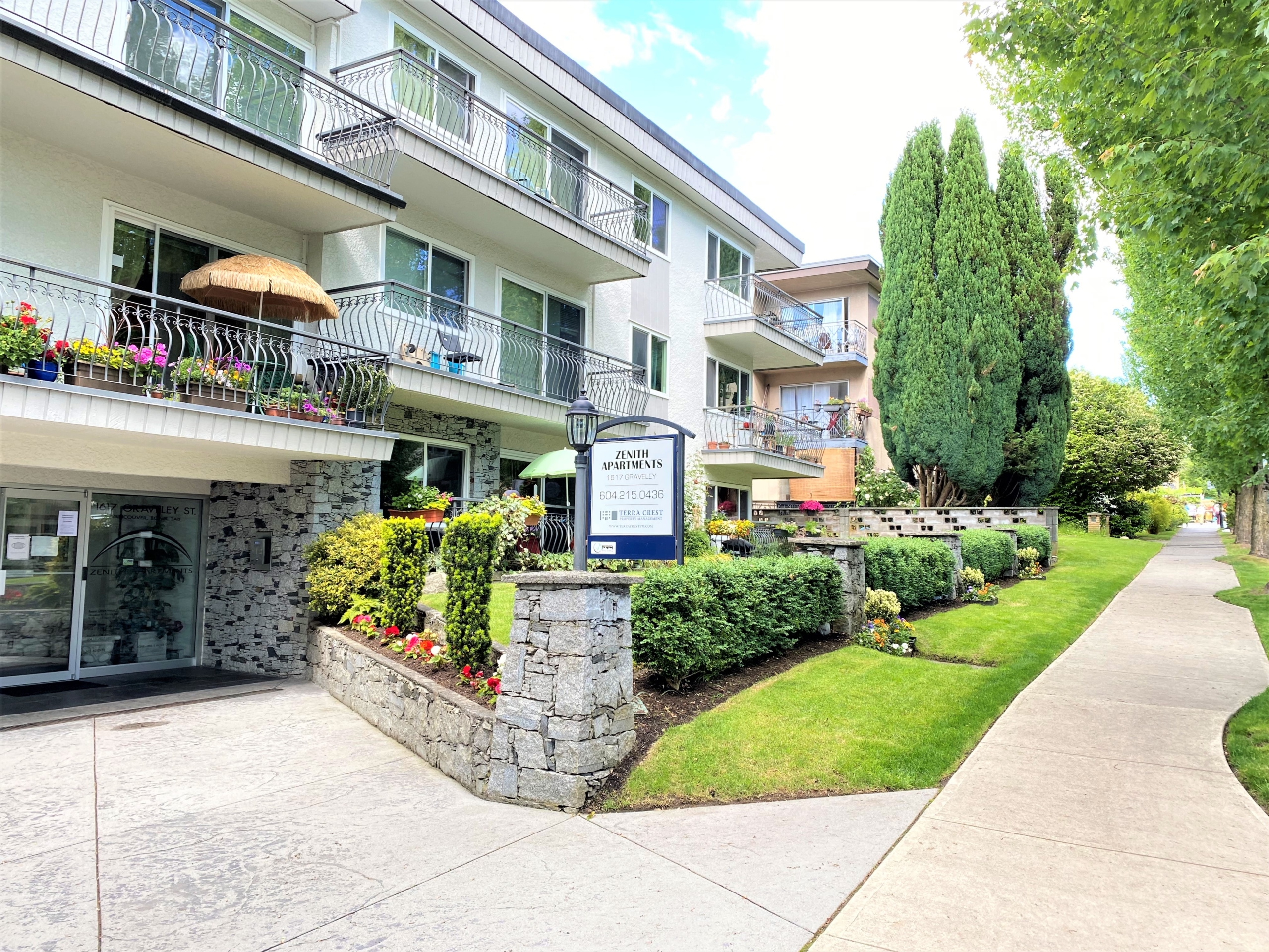 1 Bedroom Cat Friendly Unit With Laundry Close To Commercial Drive