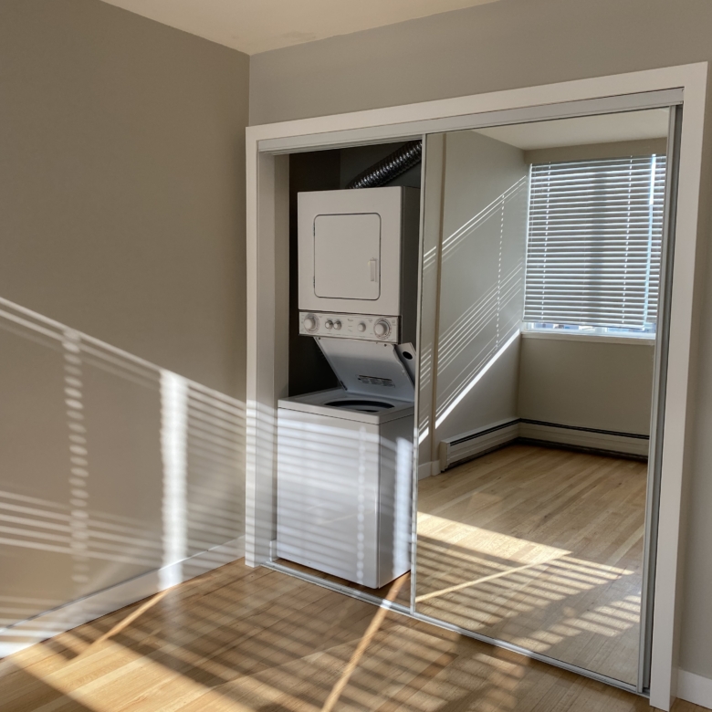  1 Bedroom Pet Friendly Penthouse Unit With Stunning Ocean Views