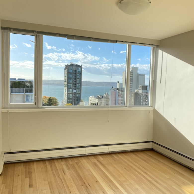  1 Bedroom Pet Friendly Penthouse Unit With Stunning Ocean Views