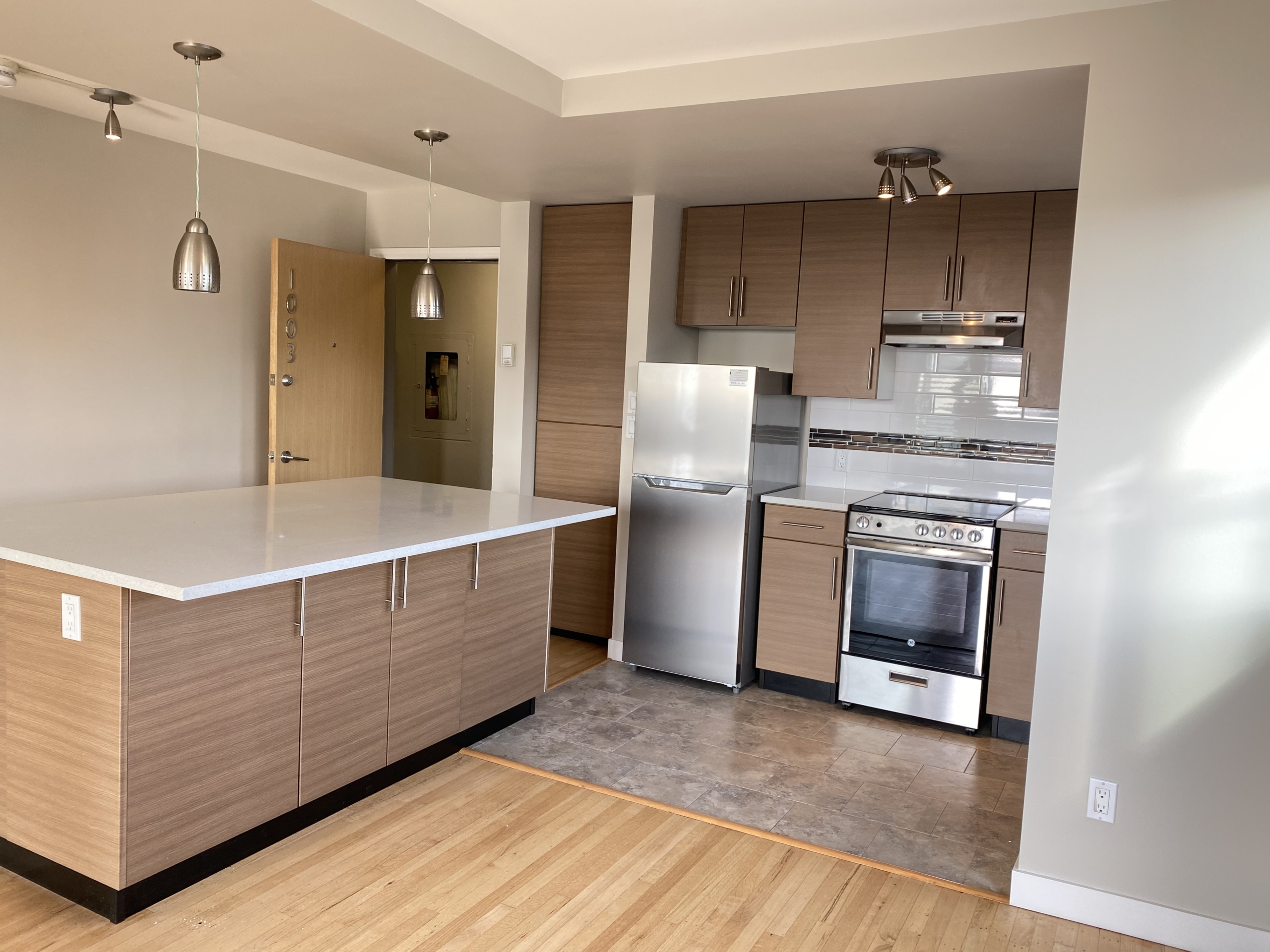  1 Bedroom Pet Friendly Penthouse Unit With Stunning Ocean Views