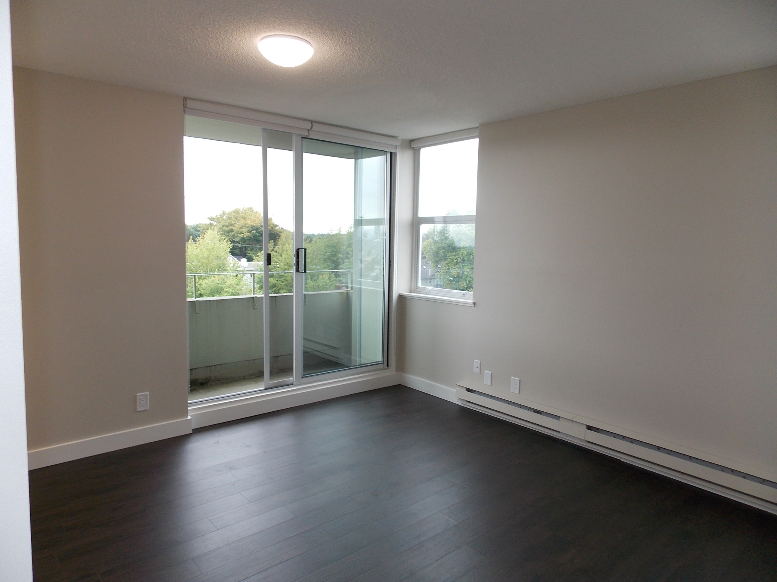 Pet Friendly 1 Bedroom Unit In Mount Pleasant