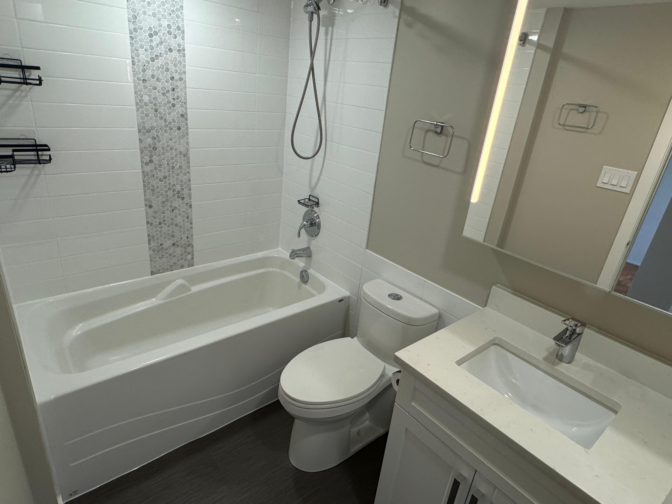 Bright Pet Friendly 1 Bedroom Unit In Fairview 