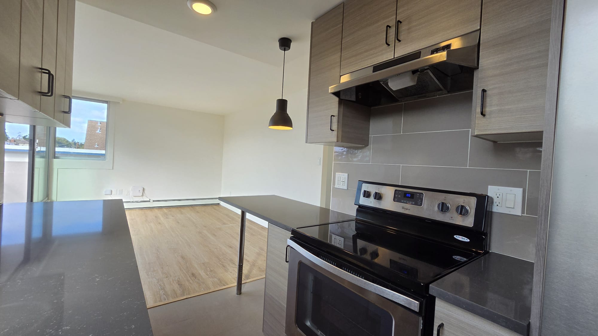 Pet Friendly 1 Bedroom Unit In South Granville
