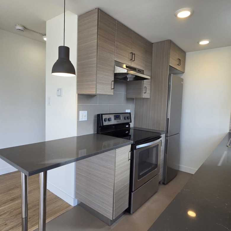 Pet Friendly 1 Bedroom Unit In South Granville