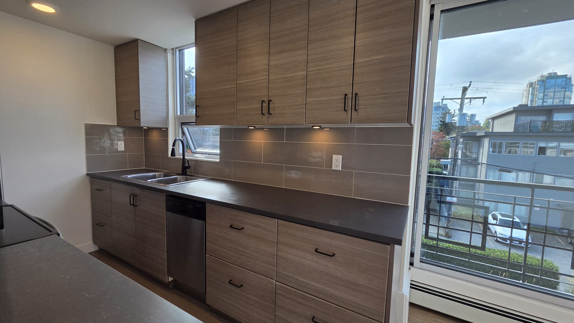 Pet Friendly 1 Bedroom Unit In South Granville