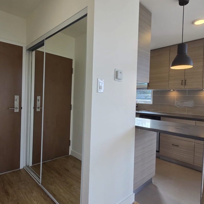 Pet Friendly 1 Bedroom Unit In South Granville