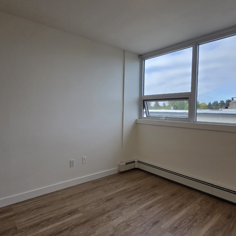 Pet Friendly 1 Bedroom Unit In South Granville