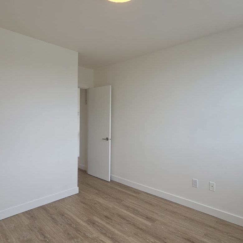 Pet Friendly 1 Bedroom Unit In South Granville