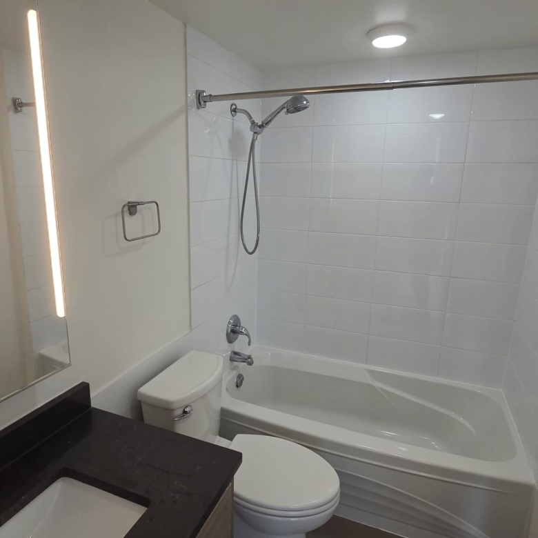 Pet Friendly 1 Bedroom Unit In South Granville
