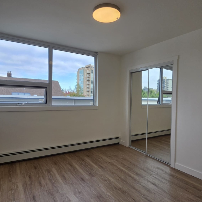 Pet Friendly 1 Bedroom Unit In South Granville