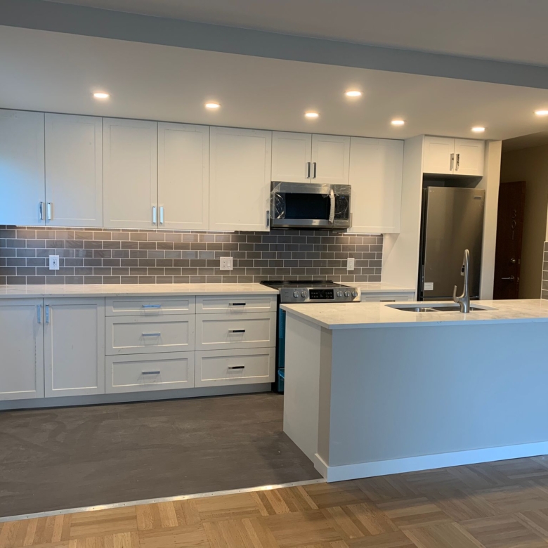 1 Bedroom Pet Friendly 703 sqft Unit With Laundry In The West End