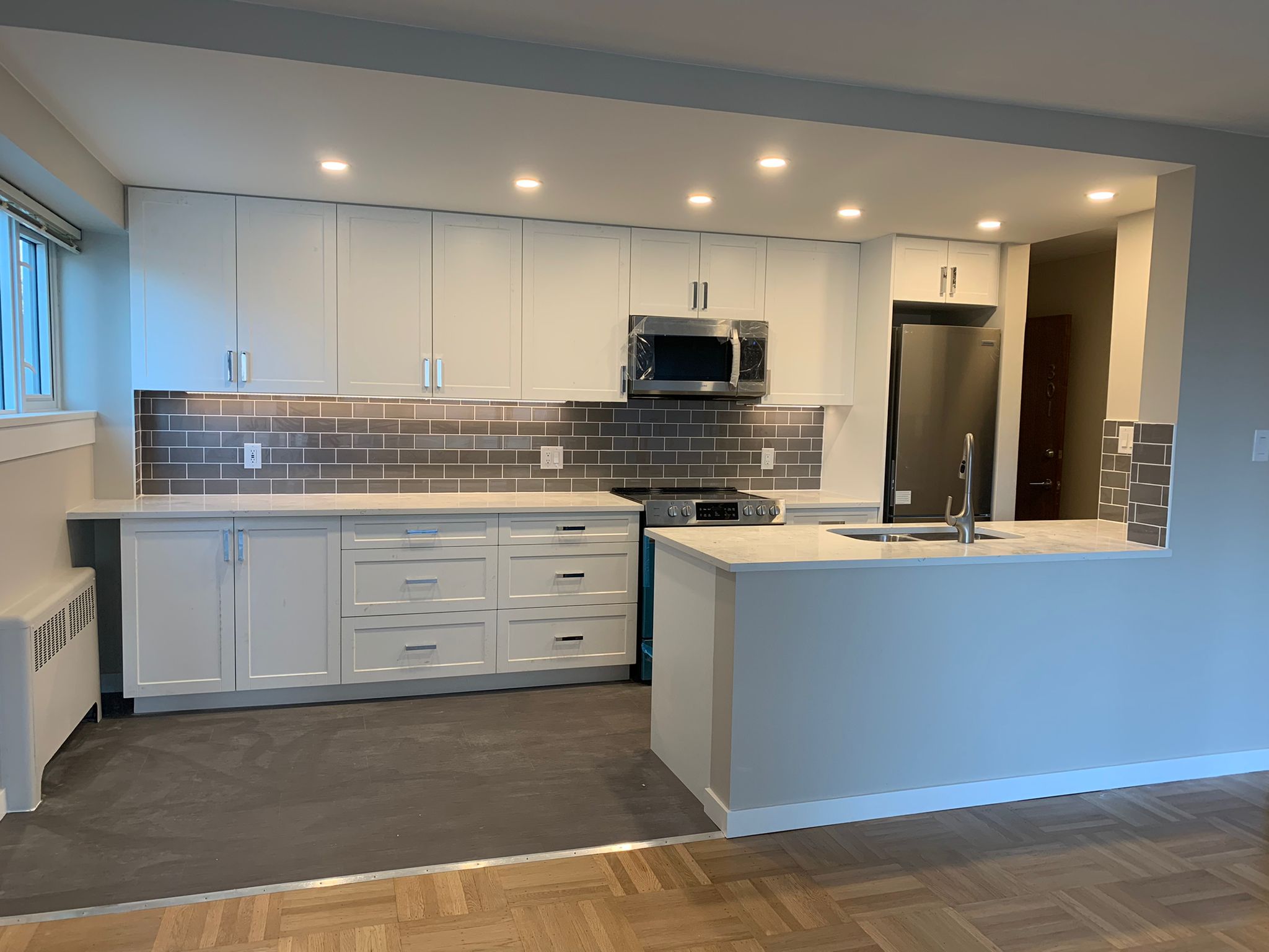1 Bedroom Pet Friendly 703 sqft Unit With Laundry In The West End