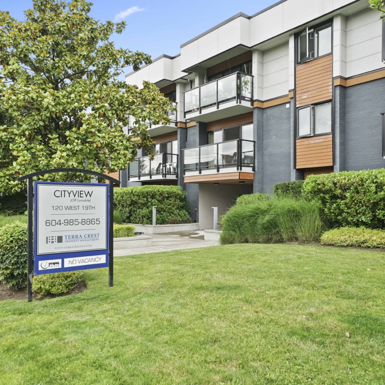 Pet Friendly 719 sqft 1 Bedroom with Laundry in Central Lonsdale