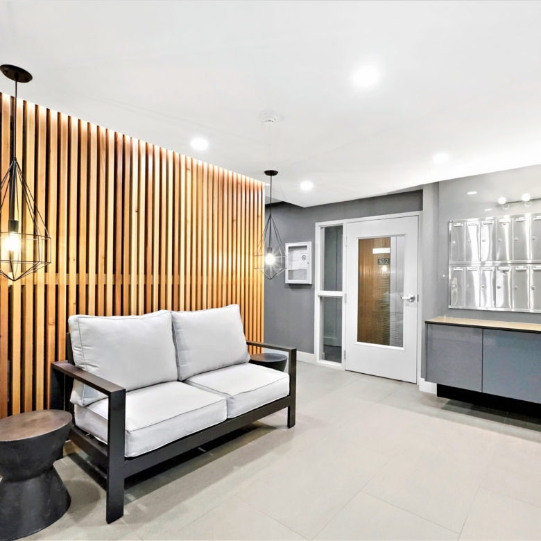 Pet Friendly 719 sqft 1 Bedroom with Laundry in Central Lonsdale